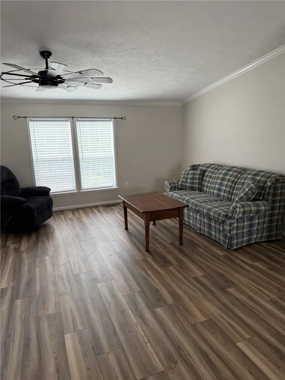 Livingroom, Main Entrance and Coat Closet on the Left