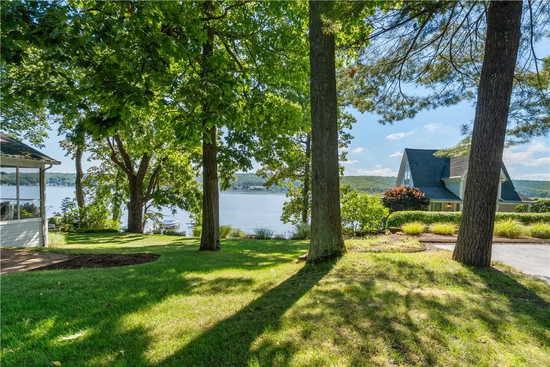 5261 W Lake Rd, Geneseo, New York 14454, Geneseo, New York 14454, 5 Bedrooms Bedrooms, 11 Rooms Rooms,4 BathroomsBathrooms,Residential,For Sale,5261 W Lake Rd, Geneseo, New York 14454,R1632854
