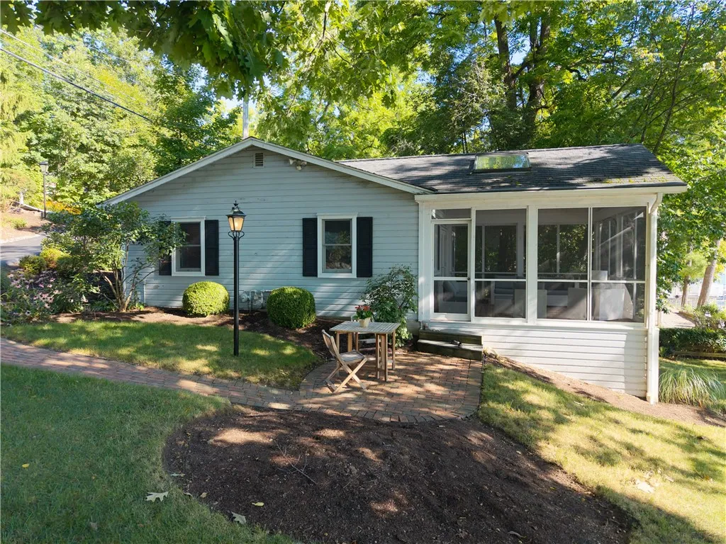 Guest cottage