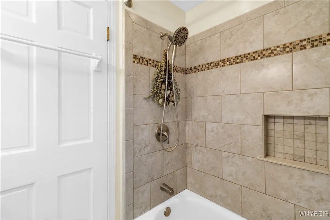 89 Olney Drive, Amherst, New York 14226, Amherst, New York 14226, 3 Bedrooms Bedrooms, 6 Rooms Rooms,1 BathroomBathrooms,Residential,For Sale,89 Olney Drive, Amherst, New York 14226,B1632689