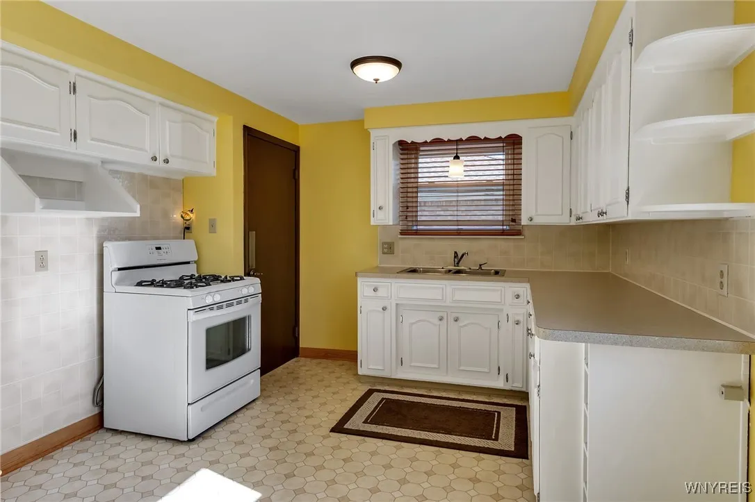 34 Ceil Drive, Cheektowaga, New York 14227, Cheektowaga, New York 14227, 3 Bedrooms Bedrooms, 7 Rooms Rooms,1 BathroomBathrooms,Residential,For Sale,34 Ceil Drive, Cheektowaga, New York 14227,B1632779