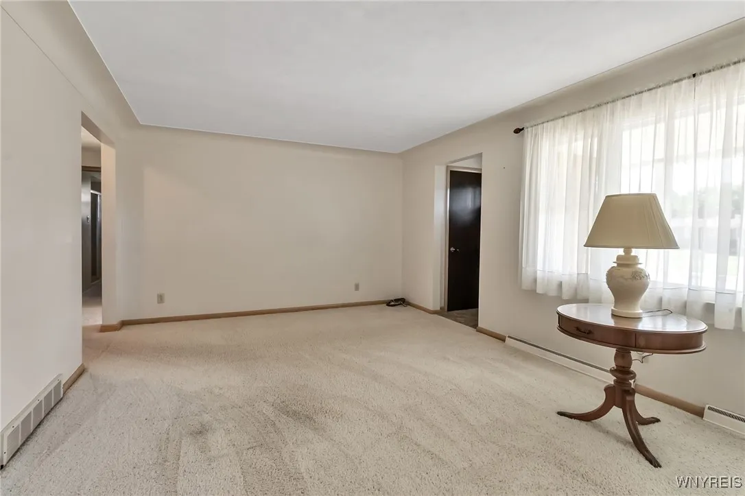 34 Ceil Drive, Cheektowaga, New York 14227, Cheektowaga, New York 14227, 3 Bedrooms Bedrooms, 7 Rooms Rooms,1 BathroomBathrooms,Residential,For Sale,34 Ceil Drive, Cheektowaga, New York 14227,B1632779