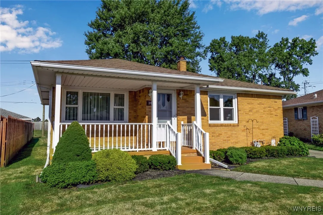 34 Ceil Drive, Cheektowaga, New York 14227, Cheektowaga, New York 14227, 3 Bedrooms Bedrooms, 7 Rooms Rooms,1 BathroomBathrooms,Residential,For Sale,34 Ceil Drive, Cheektowaga, New York 14227,B1632779