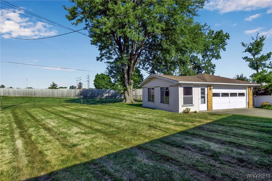 34 Ceil Drive, Cheektowaga, New York 14227, Cheektowaga, New York 14227, 3 Bedrooms Bedrooms, 7 Rooms Rooms,1 BathroomBathrooms,Residential,For Sale,34 Ceil Drive, Cheektowaga, New York 14227,B1632779