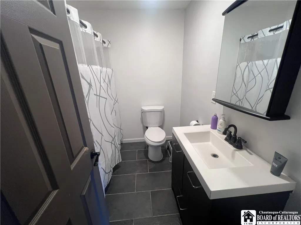 Full Bathroom