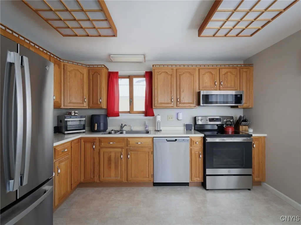 250 Stuart Street, Watertown City, New York 13601, Watertown City, New York 13601, 3 Bedrooms Bedrooms, 6 Rooms Rooms,1 BathroomBathrooms,Residential,For Sale,250 Stuart Street, Watertown City, New York 13601,S1632946
