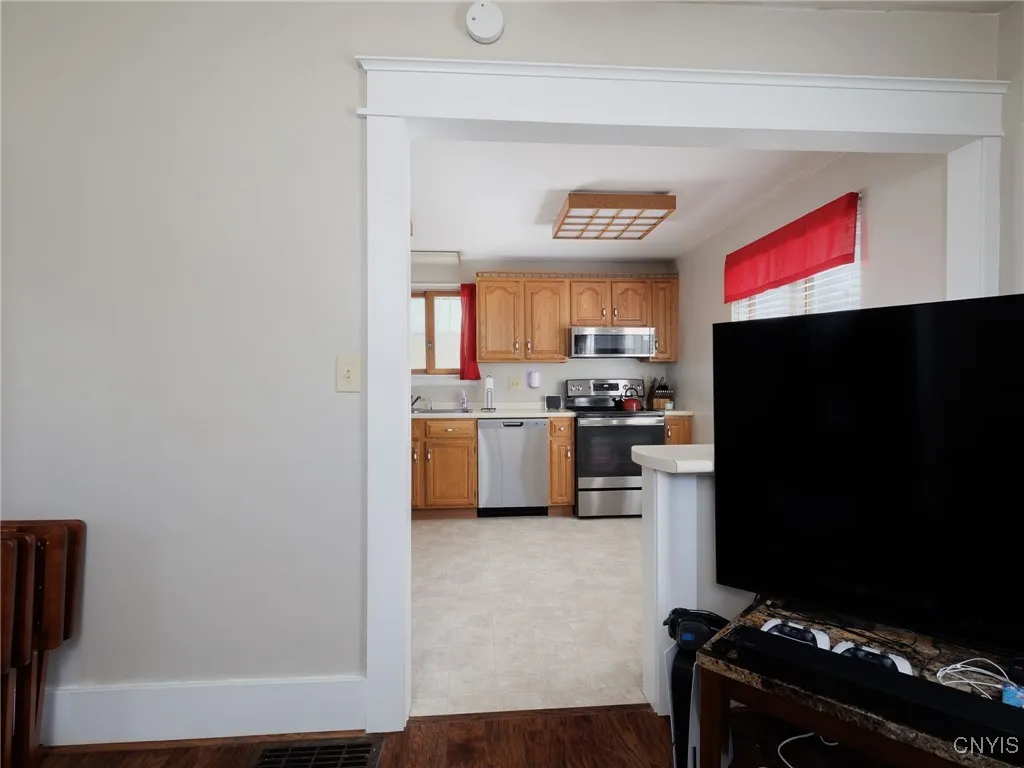 250 Stuart Street, Watertown City, New York 13601, Watertown City, New York 13601, 3 Bedrooms Bedrooms, 6 Rooms Rooms,1 BathroomBathrooms,Residential,For Sale,250 Stuart Street, Watertown City, New York 13601,S1632946