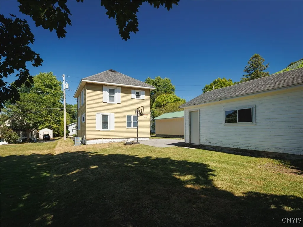 250 Stuart Street, Watertown City, New York 13601, Watertown City, New York 13601, 3 Bedrooms Bedrooms, 6 Rooms Rooms,1 BathroomBathrooms,Residential,For Sale,250 Stuart Street, Watertown City, New York 13601,S1632946