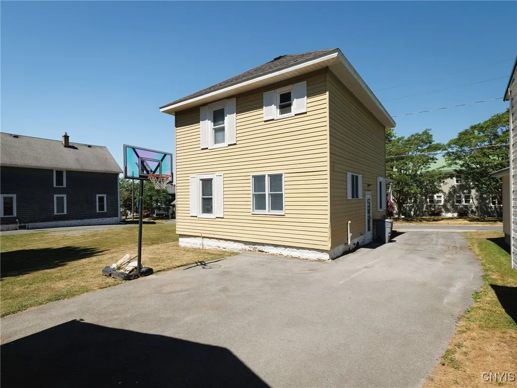 250 Stuart Street, Watertown City, New York 13601, Watertown City, New York 13601, 3 Bedrooms Bedrooms, 6 Rooms Rooms,1 BathroomBathrooms,Residential,For Sale,250 Stuart Street, Watertown City, New York 13601,S1632946