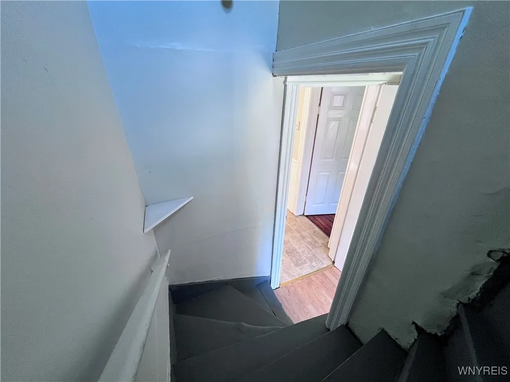 289 Hoyt Street, Buffalo, New York 14213, Buffalo, New York 14213, 6 Bedrooms Bedrooms, ,2 BathroomsBathrooms,Residential,For Sale,289 Hoyt Street, Buffalo, New York 14213,B1632923
