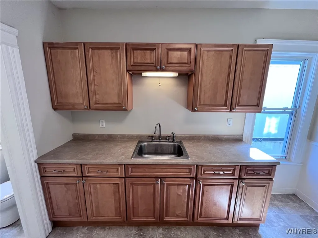 289 Hoyt Street, Buffalo, New York 14213, Buffalo, New York 14213, 6 Bedrooms Bedrooms, ,2 BathroomsBathrooms,Residential,For Sale,289 Hoyt Street, Buffalo, New York 14213,B1632923
