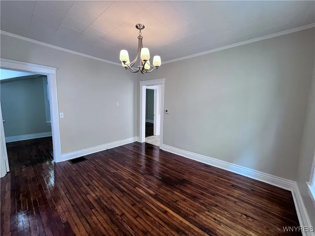 289 Hoyt Street, Buffalo, New York 14213, Buffalo, New York 14213, 6 Bedrooms Bedrooms, ,2 BathroomsBathrooms,Residential,For Sale,289 Hoyt Street, Buffalo, New York 14213,B1632923