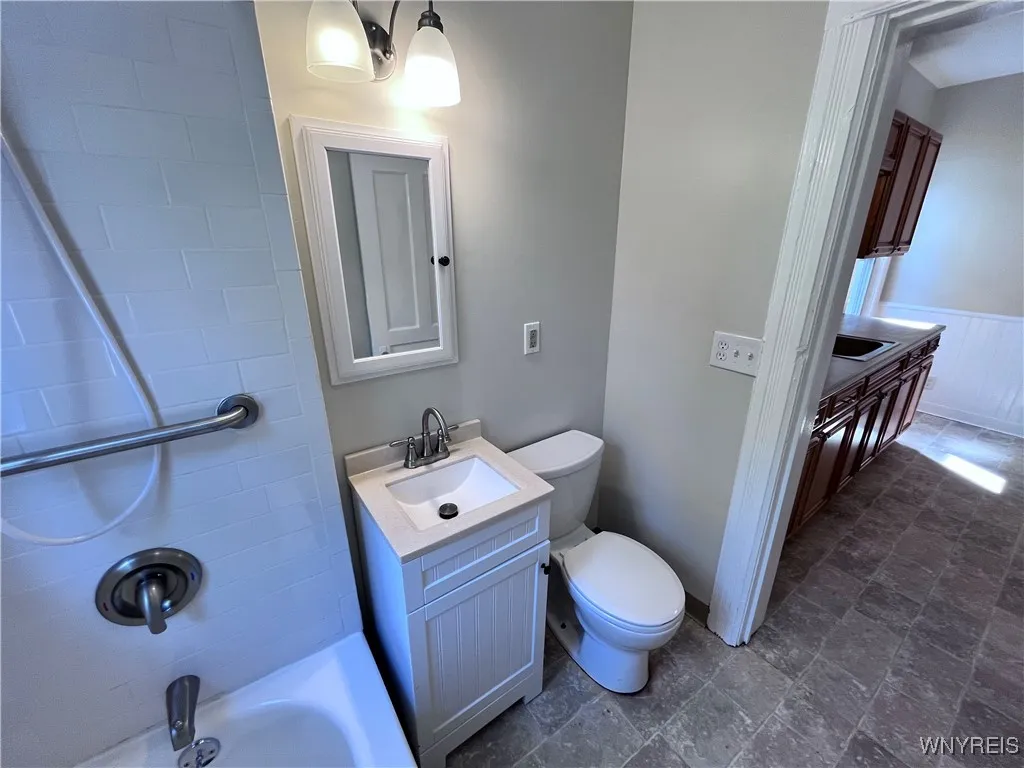 289 Hoyt Street, Buffalo, New York 14213, Buffalo, New York 14213, 6 Bedrooms Bedrooms, ,2 BathroomsBathrooms,Residential,For Sale,289 Hoyt Street, Buffalo, New York 14213,B1632923