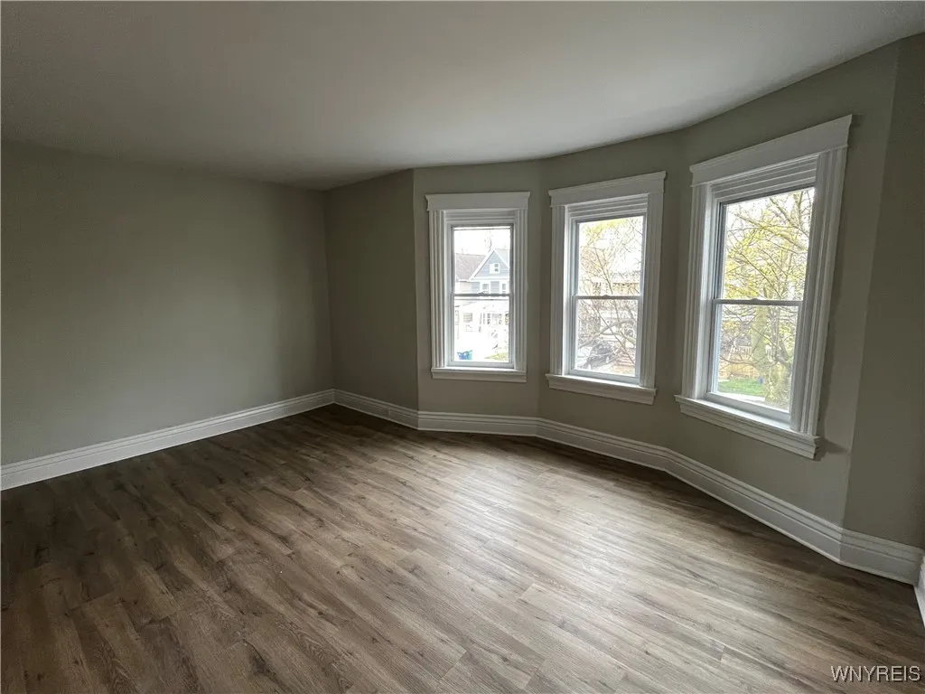 289 Hoyt Street, Buffalo, New York 14213, Buffalo, New York 14213, 6 Bedrooms Bedrooms, ,2 BathroomsBathrooms,Residential,For Sale,289 Hoyt Street, Buffalo, New York 14213,B1632923