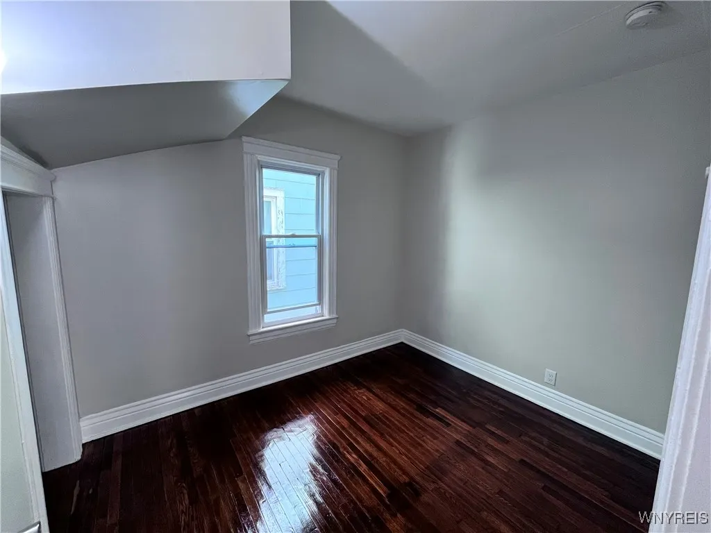 289 Hoyt Street, Buffalo, New York 14213, Buffalo, New York 14213, 6 Bedrooms Bedrooms, ,2 BathroomsBathrooms,Residential,For Sale,289 Hoyt Street, Buffalo, New York 14213,B1632923