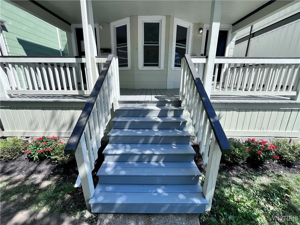 289 Hoyt Street, Buffalo, New York 14213, Buffalo, New York 14213, 6 Bedrooms Bedrooms, ,2 BathroomsBathrooms,Residential,For Sale,289 Hoyt Street, Buffalo, New York 14213,B1632923