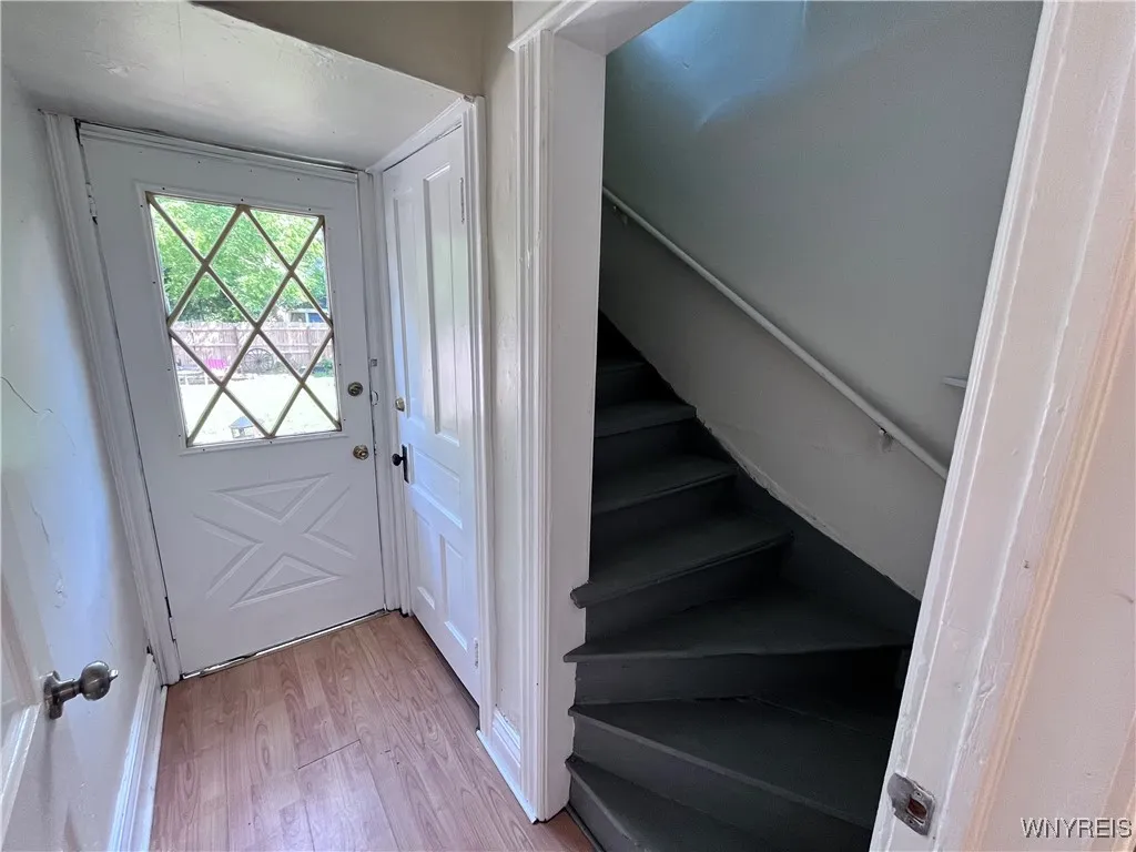 289 Hoyt Street, Buffalo, New York 14213, Buffalo, New York 14213, 6 Bedrooms Bedrooms, ,2 BathroomsBathrooms,Residential,For Sale,289 Hoyt Street, Buffalo, New York 14213,B1632923