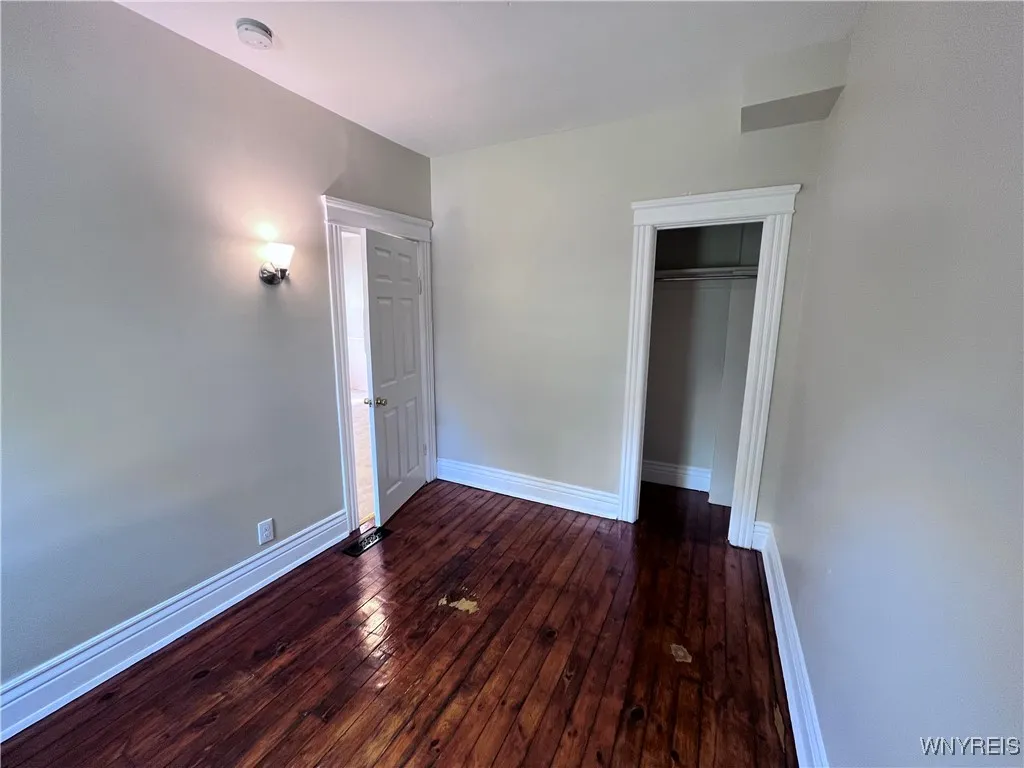 289 Hoyt Street, Buffalo, New York 14213, Buffalo, New York 14213, 6 Bedrooms Bedrooms, ,2 BathroomsBathrooms,Residential,For Sale,289 Hoyt Street, Buffalo, New York 14213,B1632923