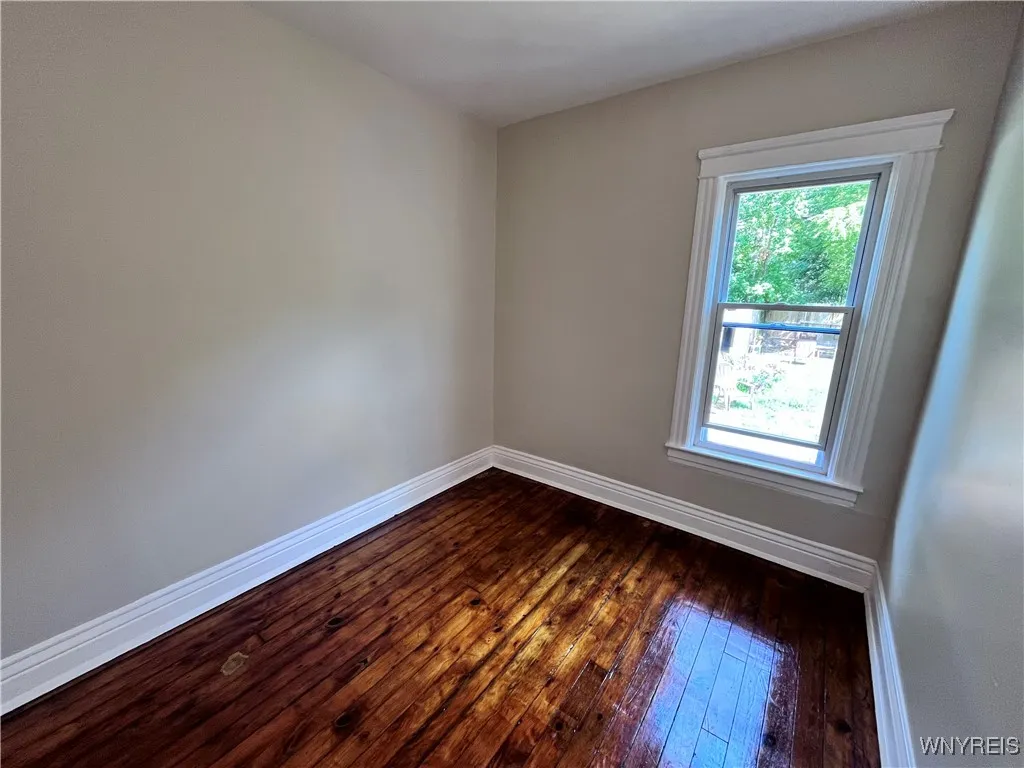 289 Hoyt Street, Buffalo, New York 14213, Buffalo, New York 14213, 6 Bedrooms Bedrooms, ,2 BathroomsBathrooms,Residential,For Sale,289 Hoyt Street, Buffalo, New York 14213,B1632923