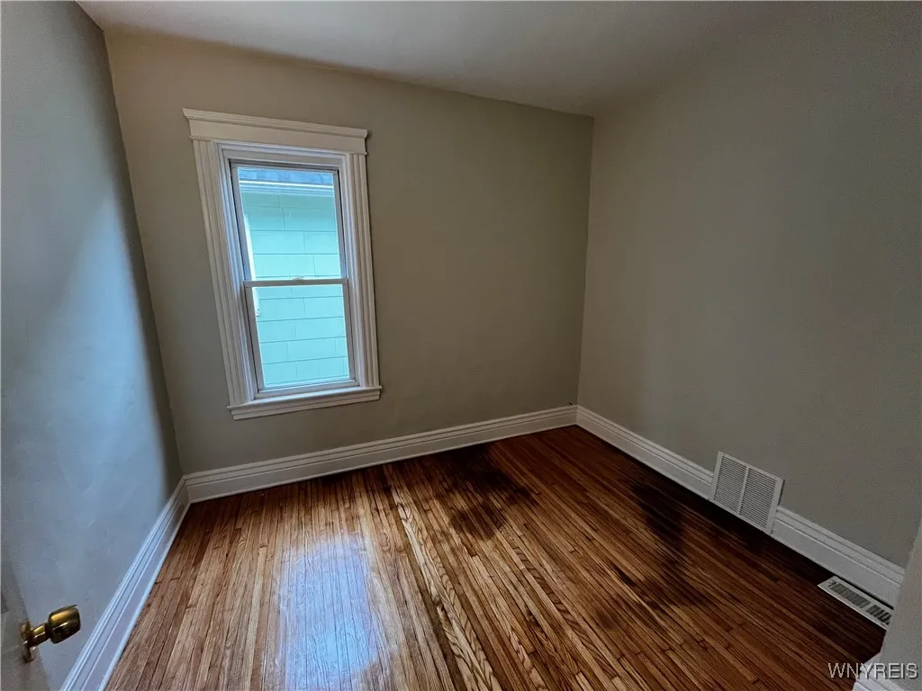 289 Hoyt Street, Buffalo, New York 14213, Buffalo, New York 14213, 6 Bedrooms Bedrooms, ,2 BathroomsBathrooms,Residential,For Sale,289 Hoyt Street, Buffalo, New York 14213,B1632923