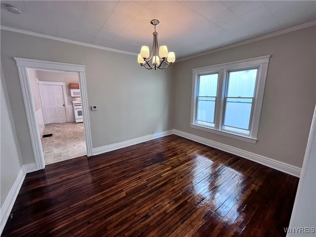 289 Hoyt Street, Buffalo, New York 14213, Buffalo, New York 14213, 6 Bedrooms Bedrooms, ,2 BathroomsBathrooms,Residential,For Sale,289 Hoyt Street, Buffalo, New York 14213,B1632923