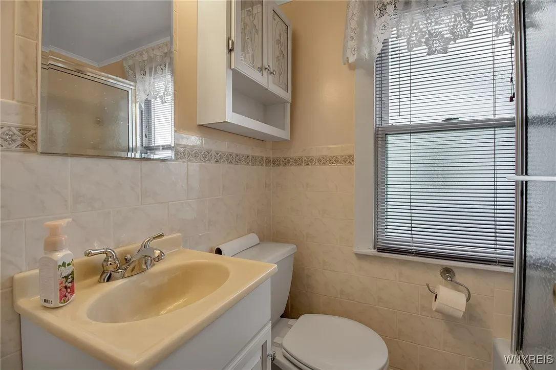 57 Reed Avenue, Lackawanna, New York 14218, Lackawanna, New York 14218, 3 Bedrooms Bedrooms, 6 Rooms Rooms,1 BathroomBathrooms,Residential Lease,For Rent,57 Reed Avenue, Lackawanna, New York 14218,B1632773
