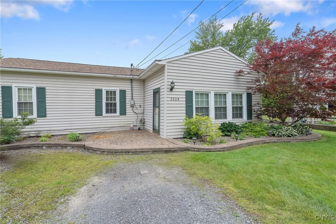 3528 Horseshoe Island Road, Clay, New York 13041, Clay, New York 13041, 2 Bedrooms Bedrooms, 5 Rooms Rooms,1 BathroomBathrooms,Residential,For Sale,3528 Horseshoe Island Road, Clay, New York 13041,S1632947
