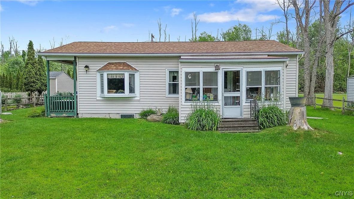 3528 Horseshoe Island Road, Clay, New York 13041, Clay, New York 13041, 2 Bedrooms Bedrooms, 5 Rooms Rooms,1 BathroomBathrooms,Residential,For Sale,3528 Horseshoe Island Road, Clay, New York 13041,S1632947