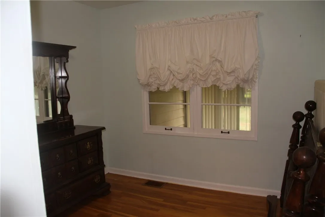 26 Shannon Street, Bath, New York 14810, Bath, New York 14810, 3 Bedrooms Bedrooms, 7 Rooms Rooms,1 BathroomBathrooms,Residential,For Sale,26 Shannon Street, Bath, New York 14810,R1632954