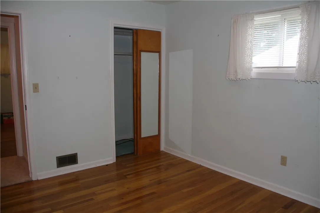 26 Shannon Street, Bath, New York 14810, Bath, New York 14810, 3 Bedrooms Bedrooms, 7 Rooms Rooms,1 BathroomBathrooms,Residential,For Sale,26 Shannon Street, Bath, New York 14810,R1632954