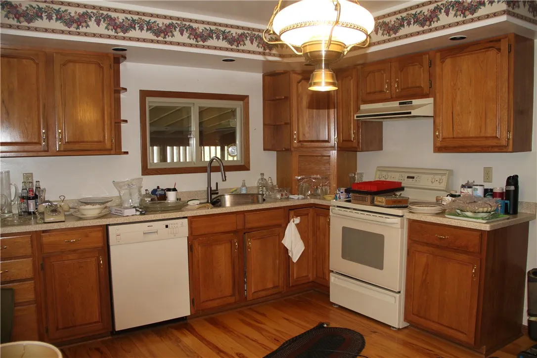 26 Shannon Street, Bath, New York 14810, Bath, New York 14810, 3 Bedrooms Bedrooms, 7 Rooms Rooms,1 BathroomBathrooms,Residential,For Sale,26 Shannon Street, Bath, New York 14810,R1632954