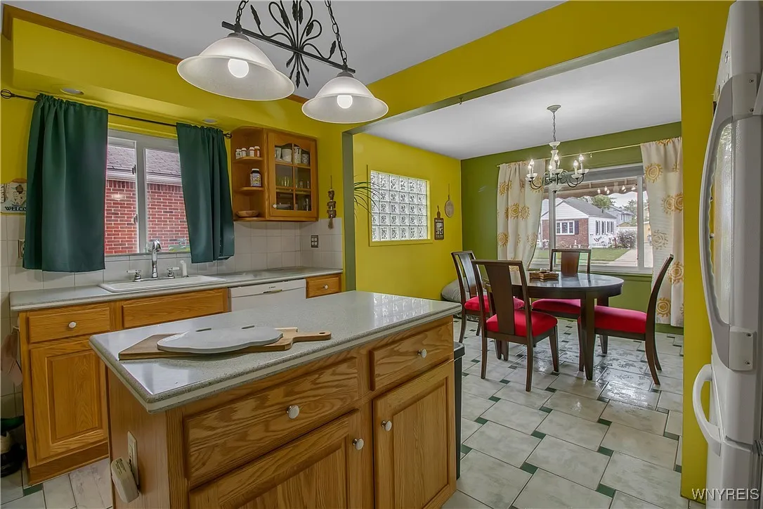 179 Hamilton Boulevard, Tonawanda, New York 14127, Tonawanda, New York 14127, 2 Bedrooms Bedrooms, 4 Rooms Rooms,1 BathroomBathrooms,Residential Lease,For Rent,179 Hamilton Boulevard, Tonawanda, New York 14127,B1632967