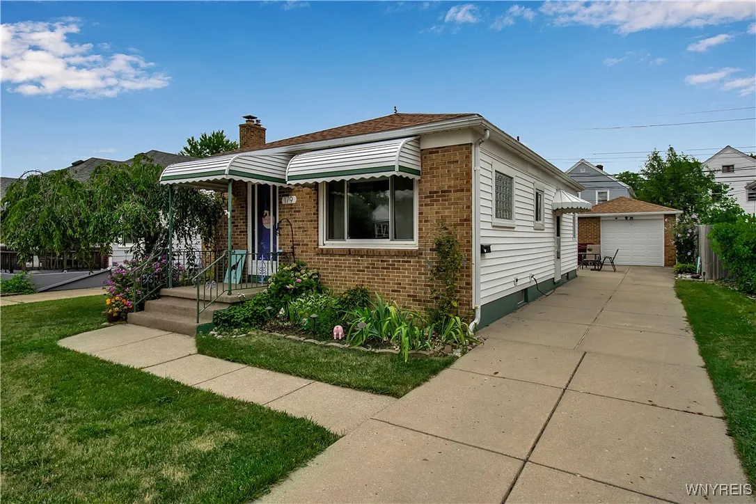 179 Hamilton Boulevard, Tonawanda, New York 14127, Tonawanda, New York 14127, 2 Bedrooms Bedrooms, 4 Rooms Rooms,1 BathroomBathrooms,Residential Lease,For Rent,179 Hamilton Boulevard, Tonawanda, New York 14127,B1632967