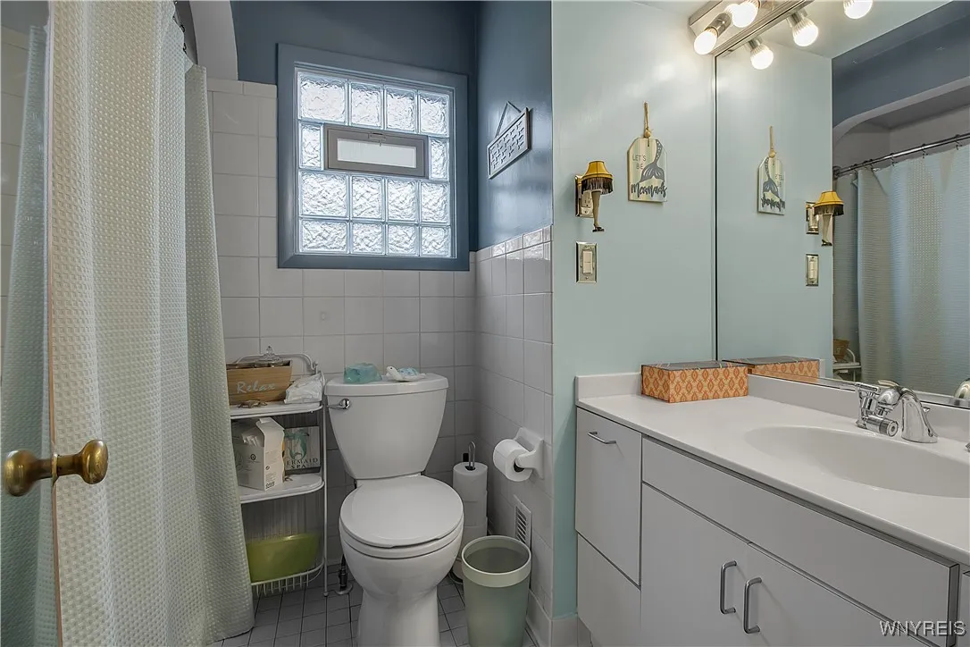 179 Hamilton Boulevard, Tonawanda, New York 14127, Tonawanda, New York 14127, 2 Bedrooms Bedrooms, 4 Rooms Rooms,1 BathroomBathrooms,Residential Lease,For Rent,179 Hamilton Boulevard, Tonawanda, New York 14127,B1632967