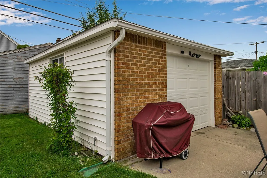 179 Hamilton Boulevard, Tonawanda, New York 14127, Tonawanda, New York 14127, 2 Bedrooms Bedrooms, 4 Rooms Rooms,1 BathroomBathrooms,Residential Lease,For Rent,179 Hamilton Boulevard, Tonawanda, New York 14127,B1632967