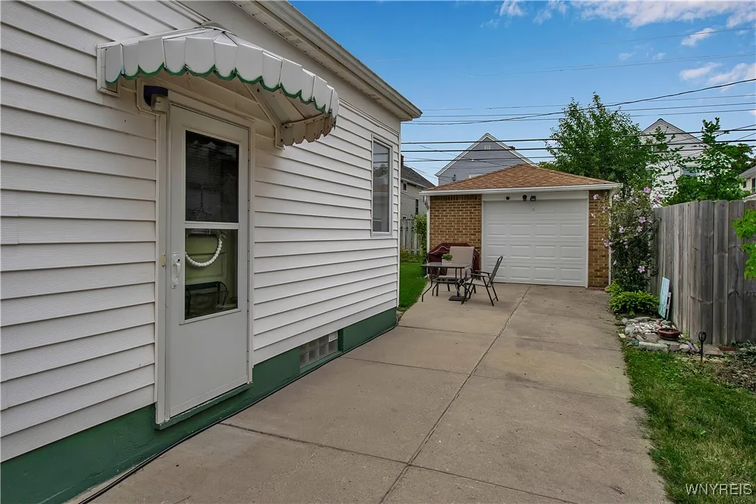 179 Hamilton Boulevard, Tonawanda, New York 14127, Tonawanda, New York 14127, 2 Bedrooms Bedrooms, 4 Rooms Rooms,1 BathroomBathrooms,Residential Lease,For Rent,179 Hamilton Boulevard, Tonawanda, New York 14127,B1632967