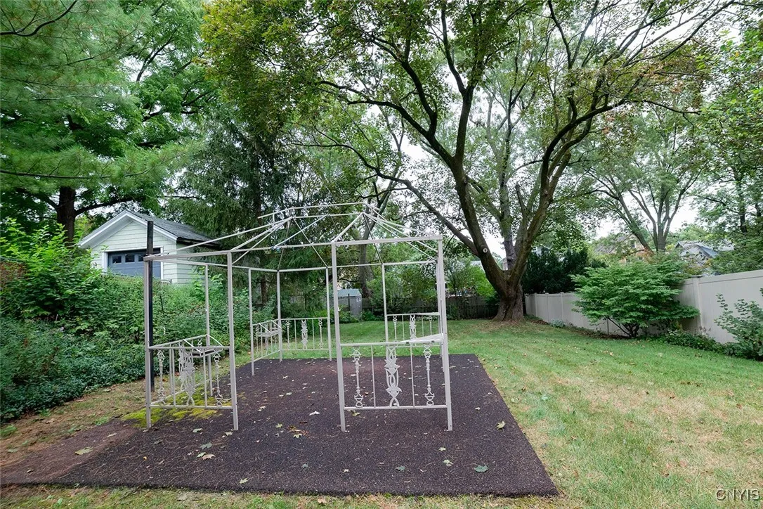 511 Robineau Road, Syracuse, New York 13207, Syracuse, New York 13207, 3 Bedrooms Bedrooms, 7 Rooms Rooms,1 BathroomBathrooms,Residential,For Sale,511 Robineau Road, Syracuse, New York 13207,S1632658