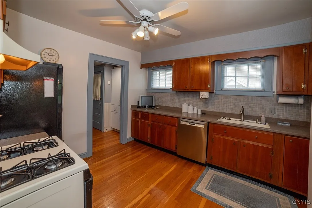 511 Robineau Road, Syracuse, New York 13207, Syracuse, New York 13207, 3 Bedrooms Bedrooms, 7 Rooms Rooms,1 BathroomBathrooms,Residential,For Sale,511 Robineau Road, Syracuse, New York 13207,S1632658