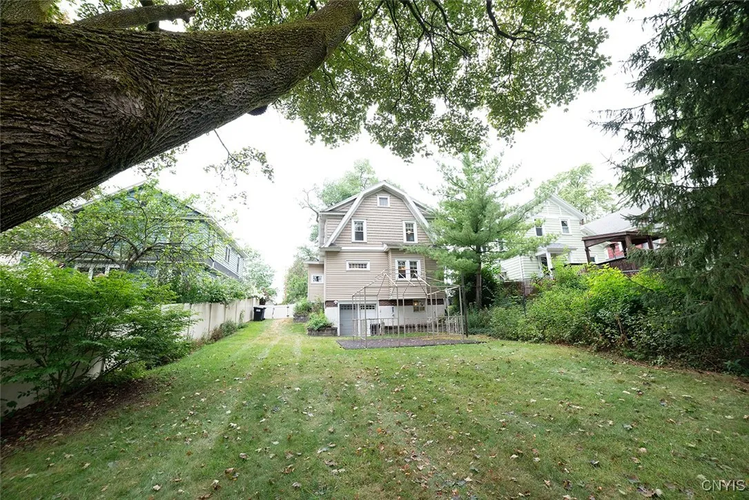 511 Robineau Road, Syracuse, New York 13207, Syracuse, New York 13207, 3 Bedrooms Bedrooms, 7 Rooms Rooms,1 BathroomBathrooms,Residential,For Sale,511 Robineau Road, Syracuse, New York 13207,S1632658