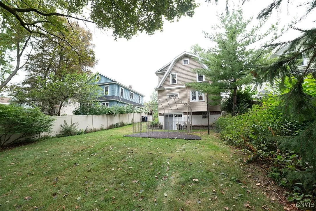 511 Robineau Road, Syracuse, New York 13207, Syracuse, New York 13207, 3 Bedrooms Bedrooms, 7 Rooms Rooms,1 BathroomBathrooms,Residential,For Sale,511 Robineau Road, Syracuse, New York 13207,S1632658