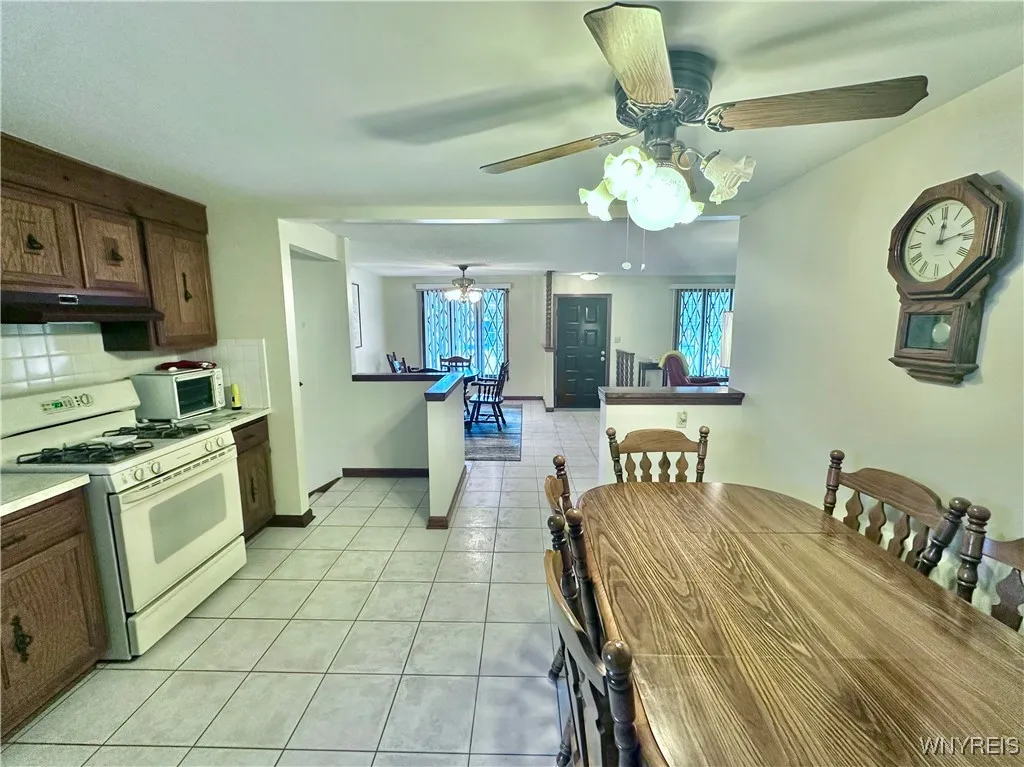 83 Barbados Drive, Cheektowaga, New York 14227, Cheektowaga, New York 14227, 3 Bedrooms Bedrooms, 7 Rooms Rooms,2 BathroomsBathrooms,Residential,For Sale,83 Barbados Drive, Cheektowaga, New York 14227,B1632620
