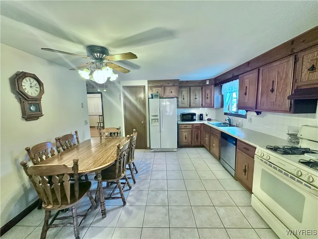 83 Barbados Drive, Cheektowaga, New York 14227, Cheektowaga, New York 14227, 3 Bedrooms Bedrooms, 7 Rooms Rooms,2 BathroomsBathrooms,Residential,For Sale,83 Barbados Drive, Cheektowaga, New York 14227,B1632620