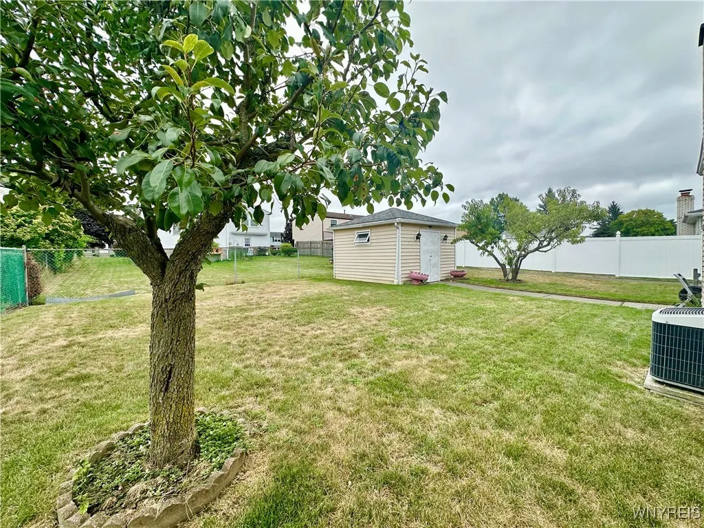 83 Barbados Drive, Cheektowaga, New York 14227, Cheektowaga, New York 14227, 3 Bedrooms Bedrooms, 7 Rooms Rooms,2 BathroomsBathrooms,Residential,For Sale,83 Barbados Drive, Cheektowaga, New York 14227,B1632620