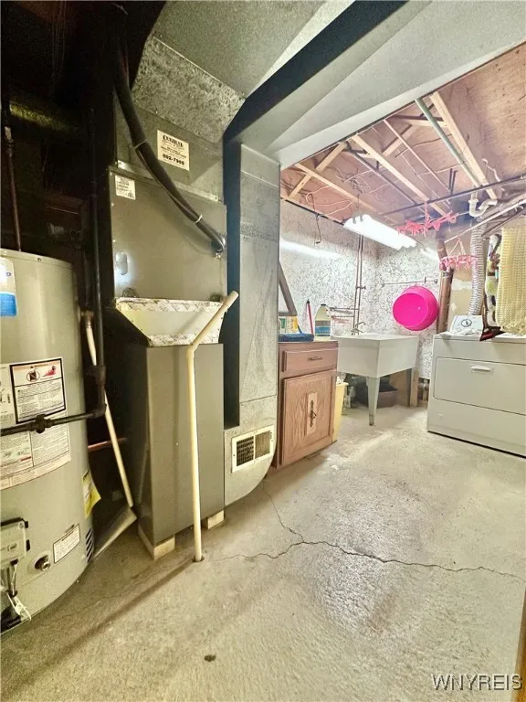 83 Barbados Drive, Cheektowaga, New York 14227, Cheektowaga, New York 14227, 3 Bedrooms Bedrooms, 7 Rooms Rooms,2 BathroomsBathrooms,Residential,For Sale,83 Barbados Drive, Cheektowaga, New York 14227,B1632620