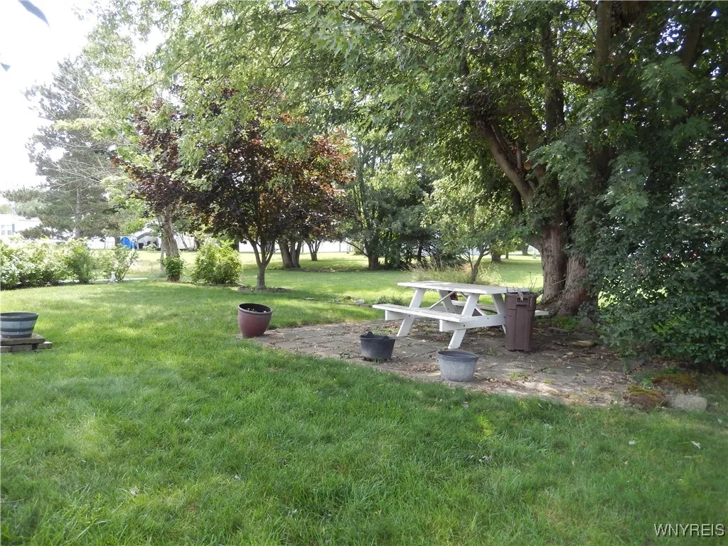 37 Brookridge Drive, Hamburg, New York 14075, Hamburg, New York 14075, 3 Bedrooms Bedrooms, 6 Rooms Rooms,2 BathroomsBathrooms,Residential,For Sale,37 Brookridge Drive, Hamburg, New York 14075,B1632977
