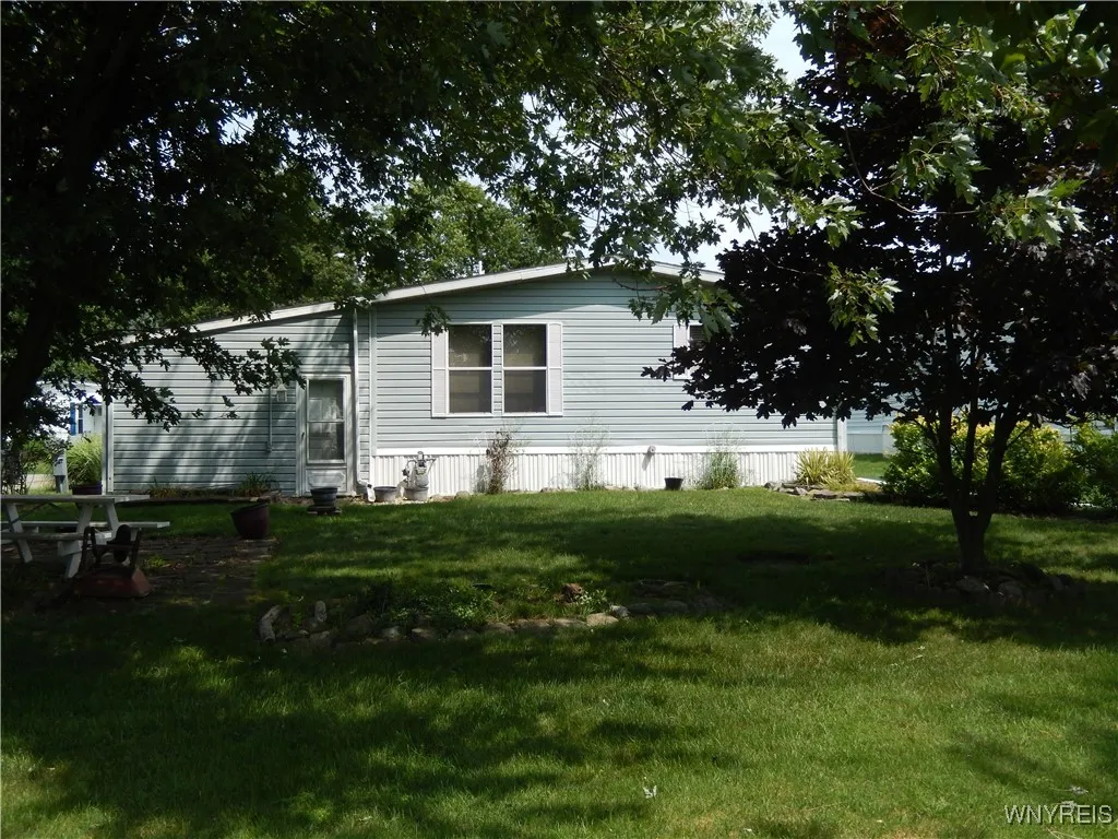 37 Brookridge Drive, Hamburg, New York 14075, Hamburg, New York 14075, 3 Bedrooms Bedrooms, 6 Rooms Rooms,2 BathroomsBathrooms,Residential,For Sale,37 Brookridge Drive, Hamburg, New York 14075,B1632977
