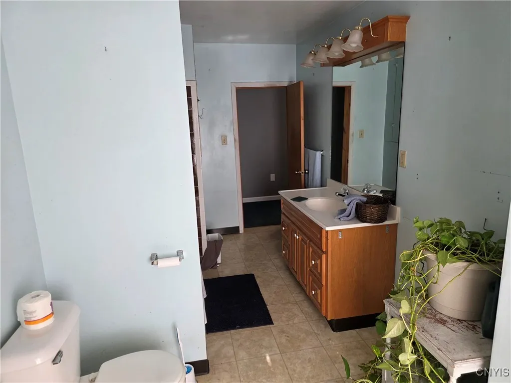 Large full bath