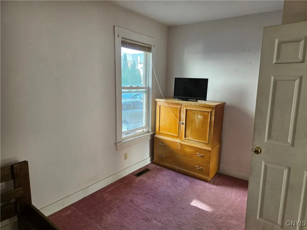 1st floor bedroom or office