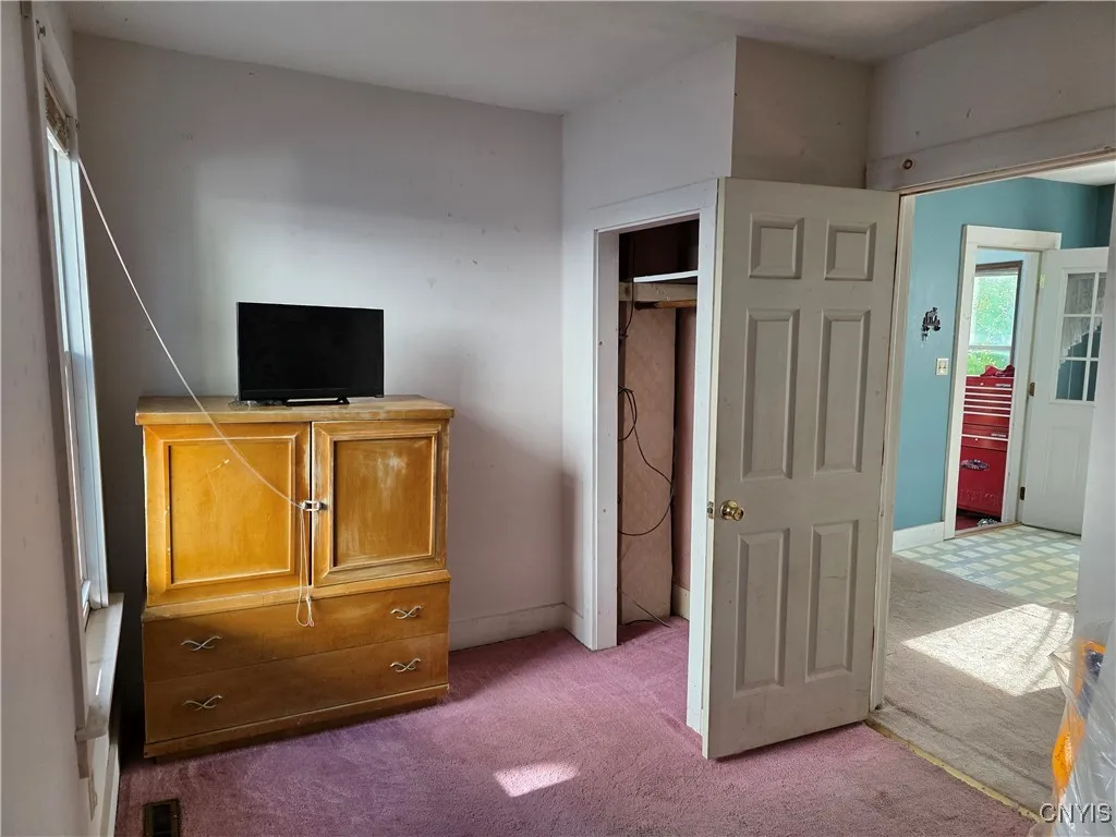 1st floor bedroom or office