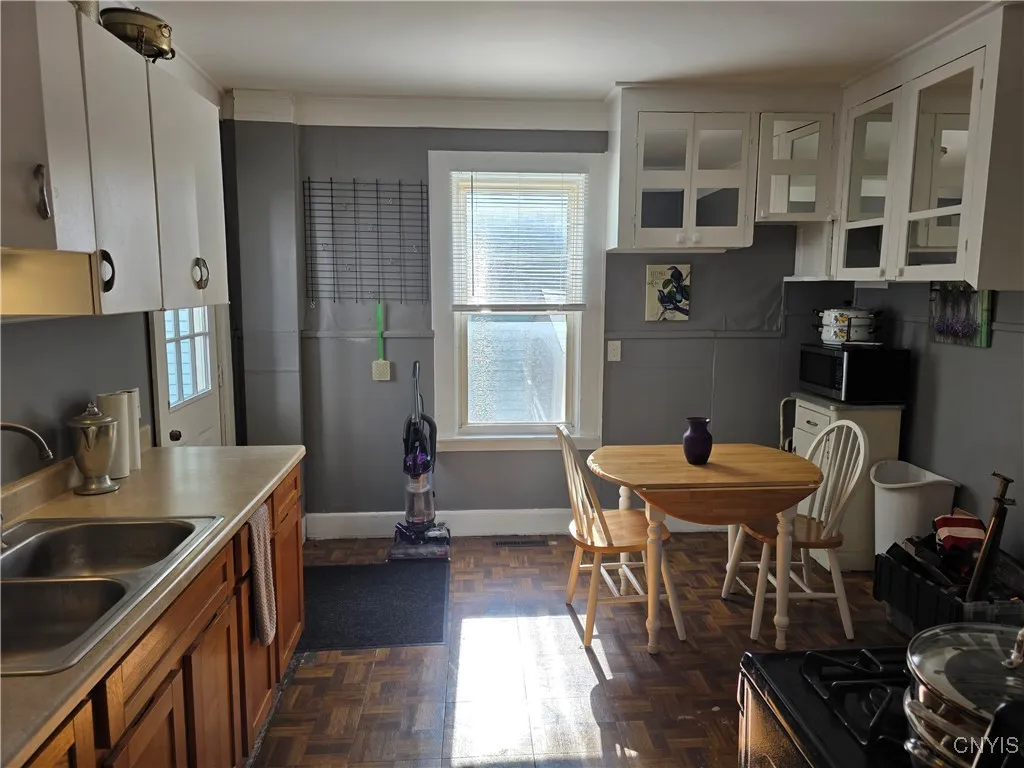 Eat in kitchen